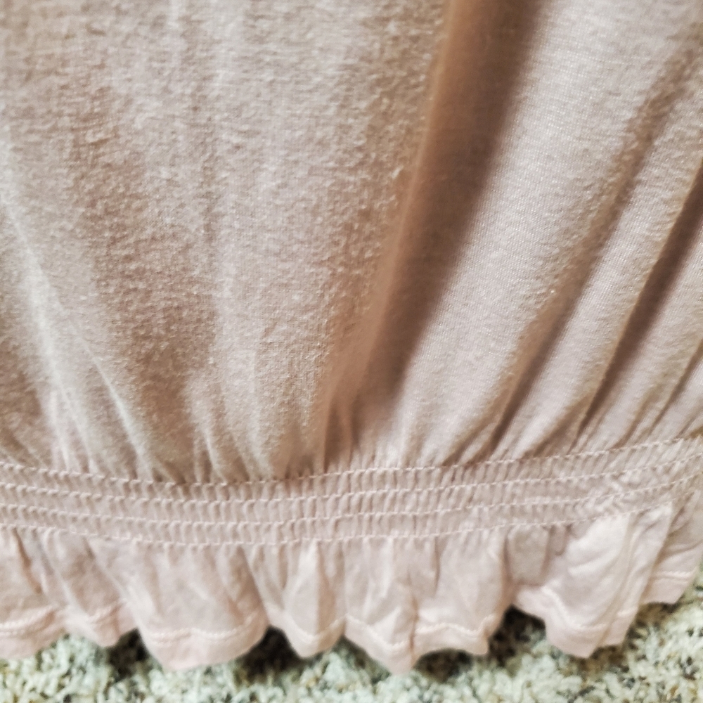 New York & Company Keyhole Top - Picture 9 of 13